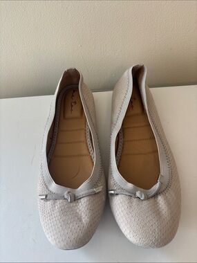 me too Cream Textured Bow Ballet Flats